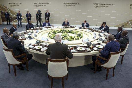 putin-afrikanikes xores